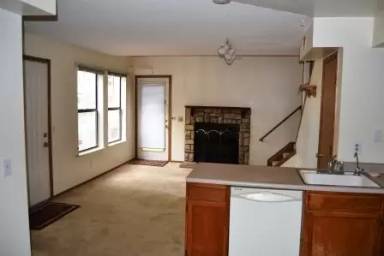 Main picture of 912 S Dearborn Way