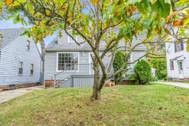 Main picture of 20160 Beachview Dr