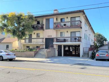Main picture of 1255 W 7th St