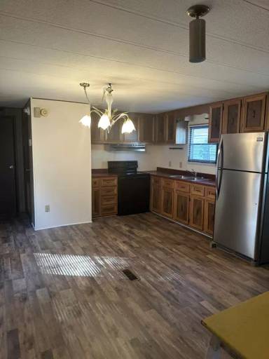 Main picture of 833 Lovell Rd