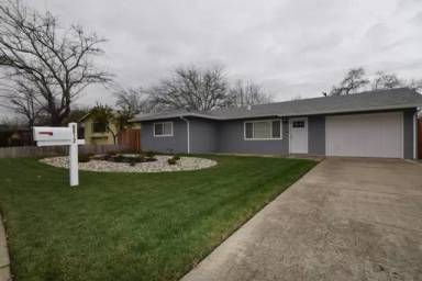 Main picture of 8012 Glen Tree Dr