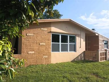 Main picture of 7836 Meridian St