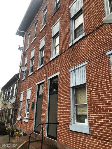 Main picture of 301 Main St