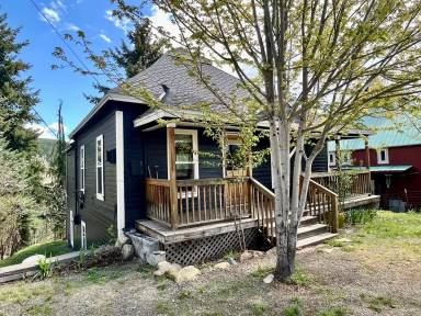 Main picture of 501 S 2nd St