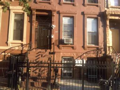 Main picture of 242 Vernon Ave