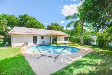 Main picture of Forest Hills