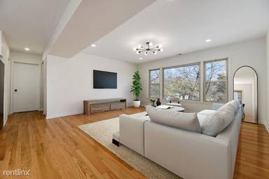 Main picture of 2128 N Whipple St