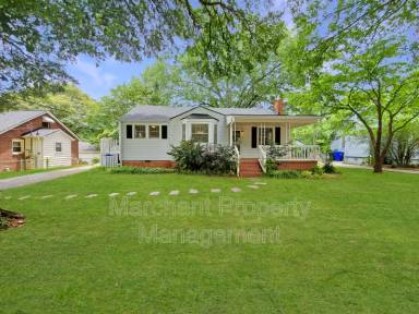 Main picture of 11 Amber Dr