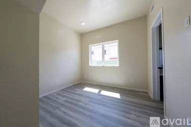 Main picture of 1001 E 33rd St