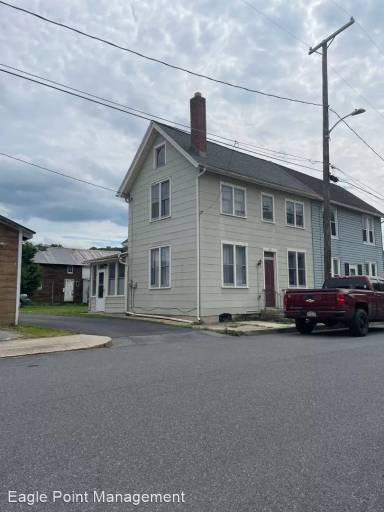 Main picture of 112 W Elm St