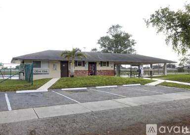 Main picture of 301 NW 32nd Ct