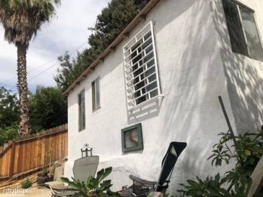 Main picture of 4885 Farquhar St