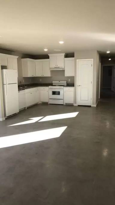 Main picture of 1720 SE 5th Ave