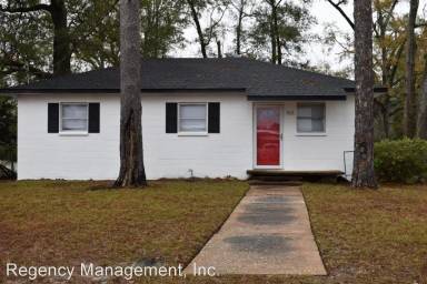 Main picture of 302 W Register Ave