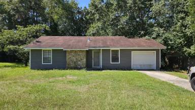 Main picture of 41 Christopher Cir