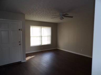 Main picture of 635 Sharon Ln