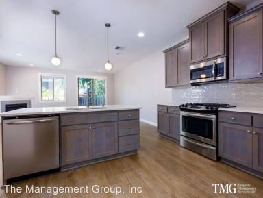 Main picture of 2712 NE 131st Ave