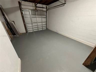 Main picture of 10391 SW 156th St