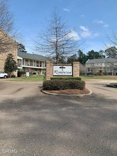 Main picture of 19320 Riverview Ct