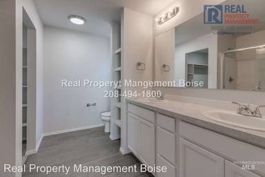 Main picture of 2710 W Balboa Dr