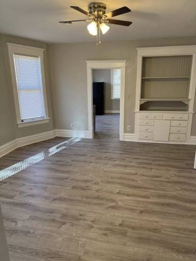 Main picture of 2438 W Maple St