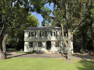Main picture of 3385 Le Bron Rd