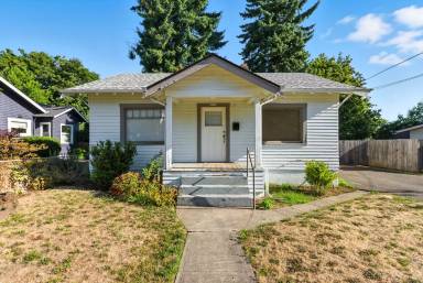 Main picture of 3155 N Farragut St