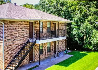 Main picture of 712 W Sycamore St