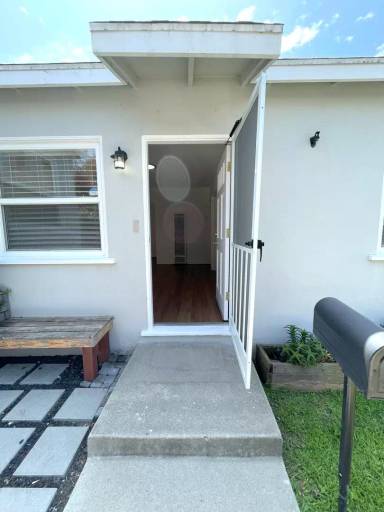Main picture of 856 Penn St