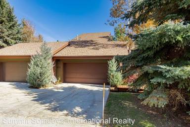 Main picture of 1521 Meadow Loop Rd