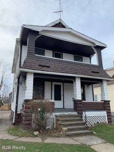 Main picture of 2800 E 122nd St