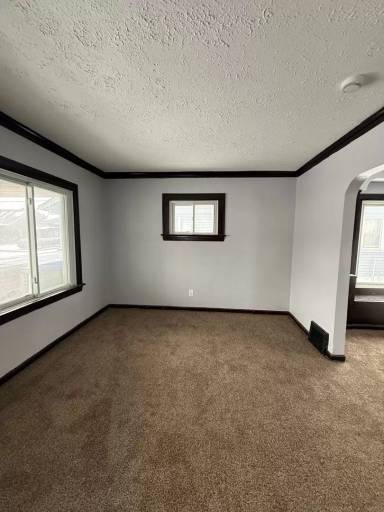 Main picture of 15106 Edgewood Ave