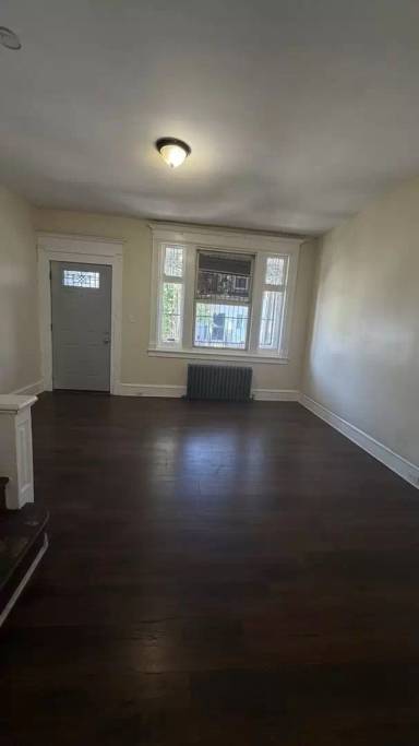 Main picture of 4303 N Franklin St