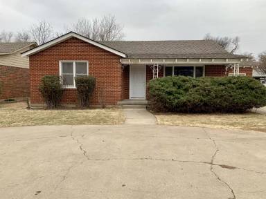 Main picture of 2806 S Washington St