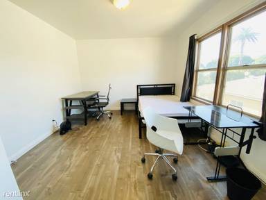 Main picture of 2020 Cloverfield Blvd