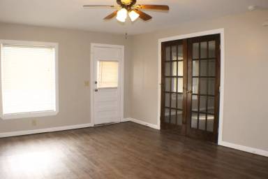 Main picture of 820 S Ash Ave