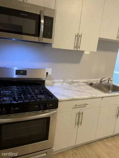 Main picture of 2308 W Grand Ave