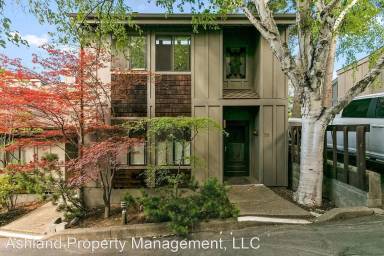 Main picture of 329 Ravenwood Pl