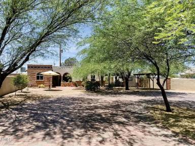 Main picture of 4543 E Bellevue St