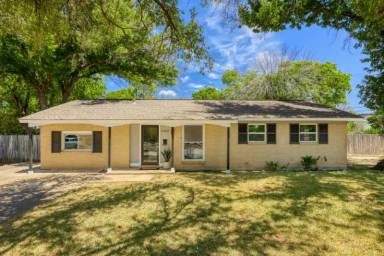 Main picture of 8201 Parkdale Cv
