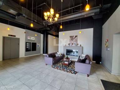 Main picture of 2036 S Michigan Ave