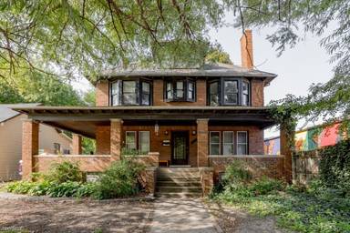 Main picture of 1655 Clark St