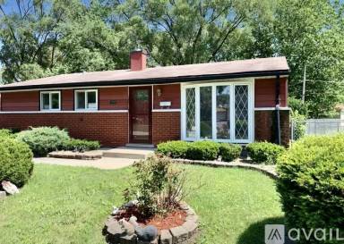 Main picture of 2737 Circle Dr