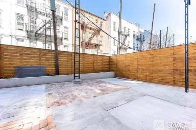 Main picture of 361 Stockholm St