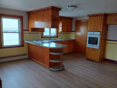 Main picture of 25 Foster St