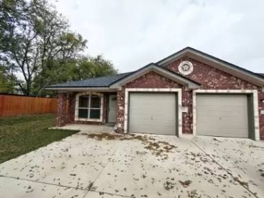 Main picture of 701 Sladecek Dr