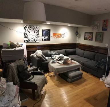 Main picture of 17 Bow St
