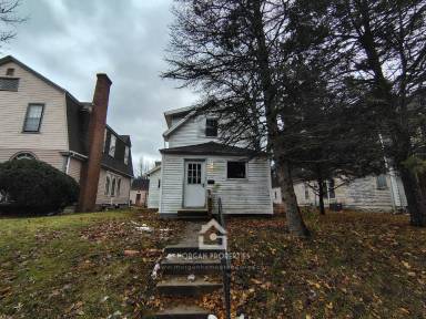 Main picture of 227 W 12th St