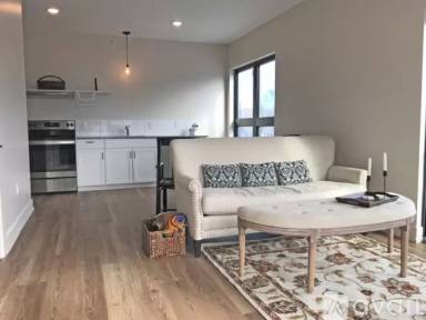 Main picture of 255 Bradford St NE