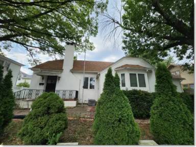 Main picture of 1601 Division St